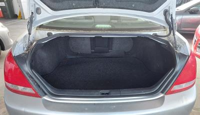 2005 Nissan MAXIMA - Thumbnail