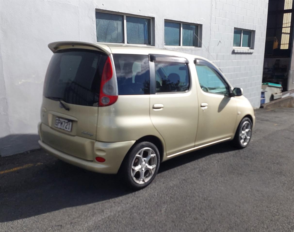 2000 Toyota Funcargo