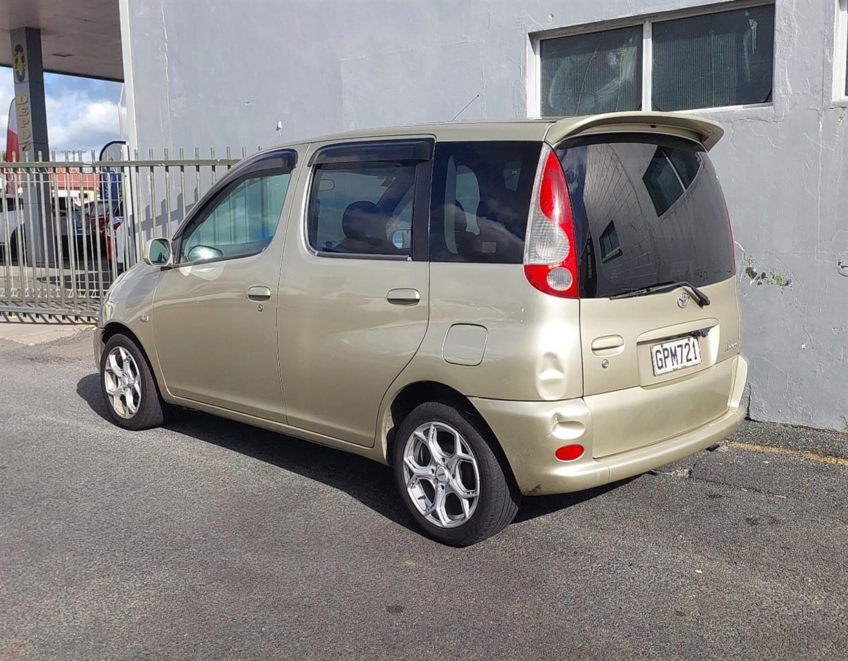 2000 Toyota Funcargo