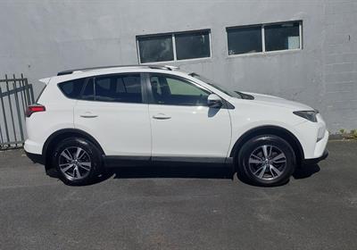 2017 Toyota RAV4 - Thumbnail