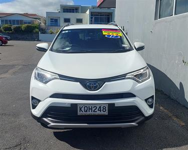 2017 Toyota RAV4 - Thumbnail