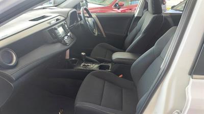 2017 Toyota RAV4 - Thumbnail