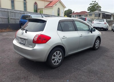 2006 Toyota Auris - Thumbnail