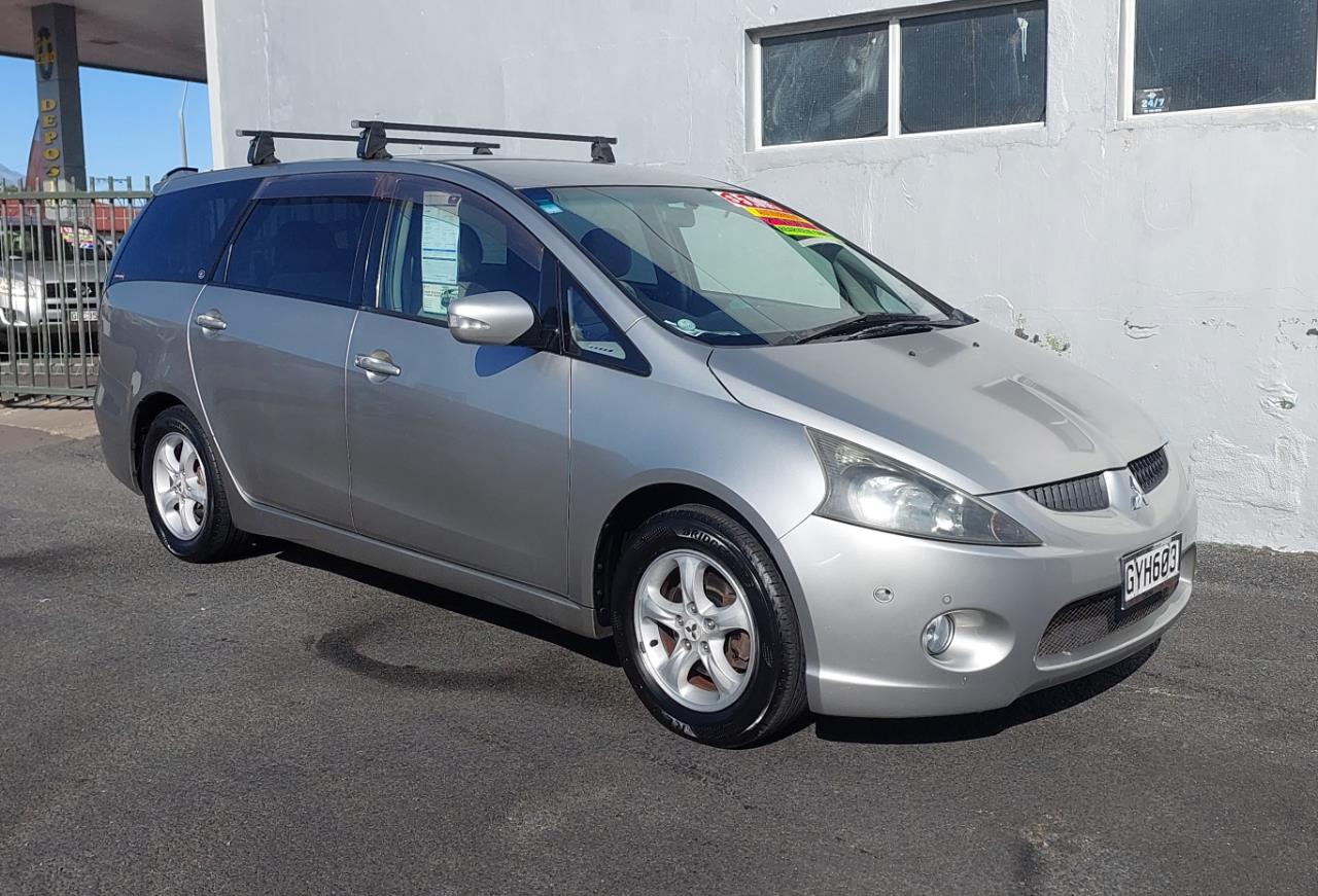2004 Mitsubishi Grandis