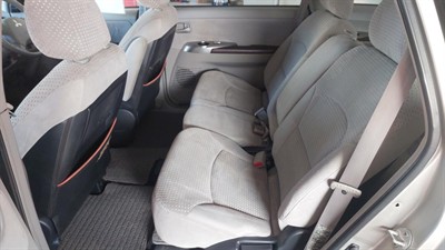 2004 Mitsubishi Grandis - Thumbnail