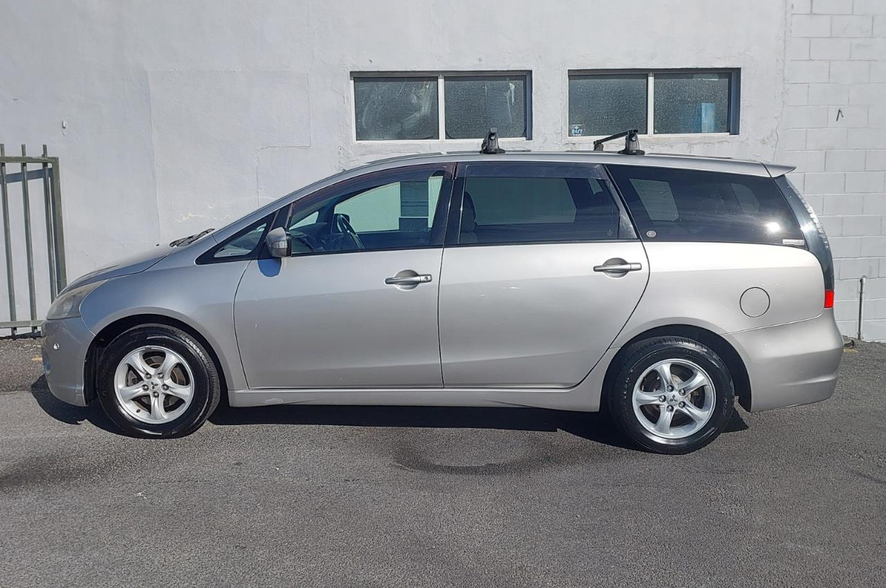2004 Mitsubishi Grandis