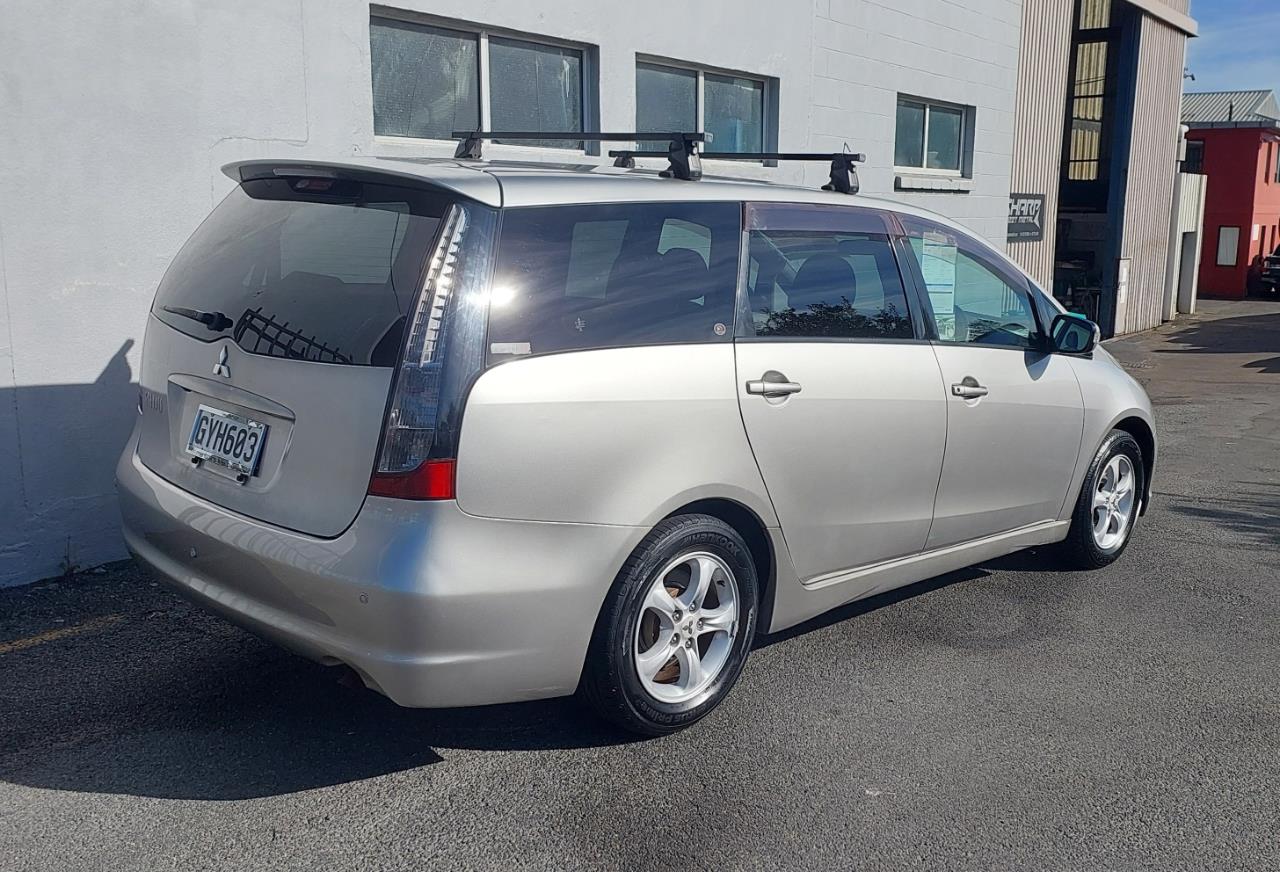 2004 Mitsubishi Grandis