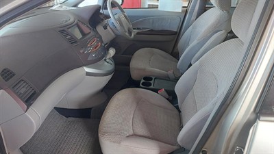 2004 Mitsubishi Grandis - Thumbnail